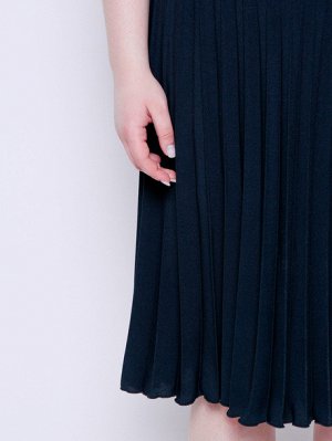 Trand 52+ о товаре
Универсальня юбка солье, ниже колена. Классический элемент гардероба, благодаря которому вы будете выглядеть элегантно и стильно в любое время года. Обращаем Ваше внимание на то, чт