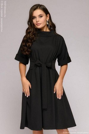 Платье черное со свободным верхом и оригинальным поясом