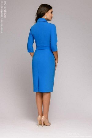 Платье-футляр ярко-голубое с глубоким вырезом