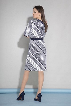 Платье Платье JeRusi 1938 
Состав ткани: Вискоза-100%; 
Рост: 164 см.

Яркое платье из принтованной текстильной вискозы покажет вас, как целеустремленную и активную натуру с прекрасным чувством стиля