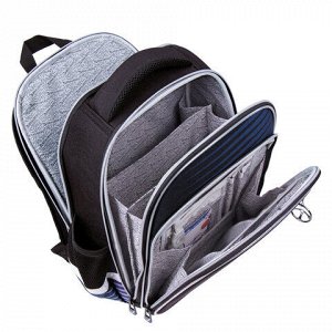 Ранец BRAUBERG QUADRO, 3 отделения, с брелоком, "Sport car", LED-ЛАМПОЧКИ, 37х28х18 см, 271359