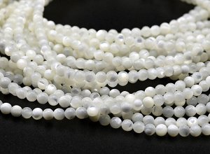 Бусины из перламутра шарик 3мм цв.белый, 38см, 131 бусины