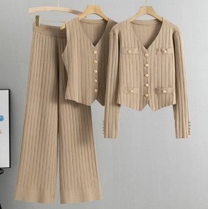 Повседневный трикотажный костюм 3-ка в рубчик: кардиган на пуговицах + жилет на пуговицах + широкие брюки, хаки