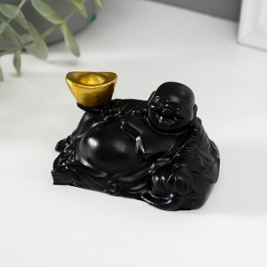 Нэцкэ фигурка полистоун «Хотей с золотым слитком, лежит на мешке», чёрный, 5x8.5x5 см