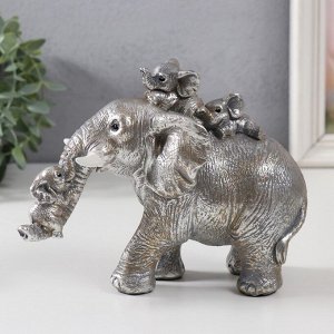 Фигурка полистоун «Веселые слонята едут на большом слоне», 18.5x9x15 см