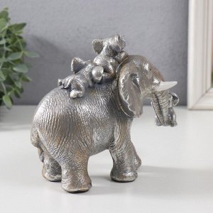 Фигурка полистоун «Веселые слонята едут на большом слоне», 18.5x9x15 см