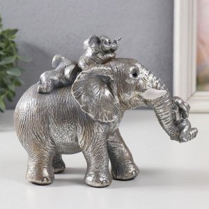 Фигурка полистоун «Веселые слонята едут на большом слоне», 18.5x9x15 см