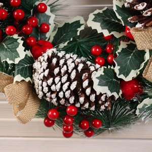Венок новогодний d=40 см «Зимнее волшебство. Лесной фестиваль», с листьями и ягодами