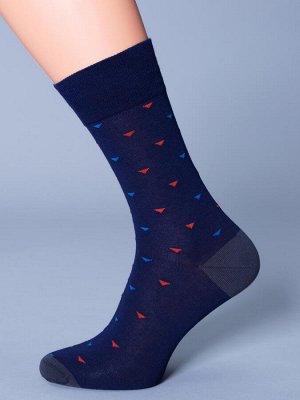 Носки Премиальные мужские носки из мерсеризованного хлопка с разноцветным рисунком "треугольники". Пятка и мысок модели усилены, анатомическая резинка не сползает и не передавливает ногу.

Состав:
Хло