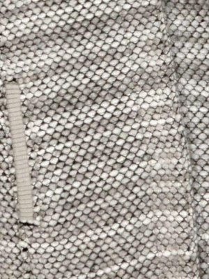 1r Пальто, серое Linea Tesini Инновативное творение и благородный образ. Теплый структурный материал и трикотажные детали. Подчеркивающая фигуру форма. Боковые вшитые карманы. Подходящая по цвету подк