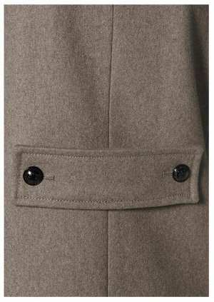 1r Пальто, коричневое TOMMY HILFIGER Модное короткое пальто Tate от Tommy Hilfiger в стиле милитари двубортной формы с погонами. 2 изысканных кармана на груди и 2 кармана с клапанами. Отстегивающийся 