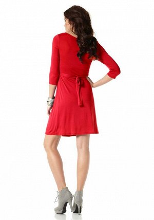 1r Платье, красное Laura Scott Невероятный дизайн с современой аурой. Привлекательное платье с декольте в виде водопада и эффектно драппированной отделкой на талии. Драппировки на талии и широкие завя