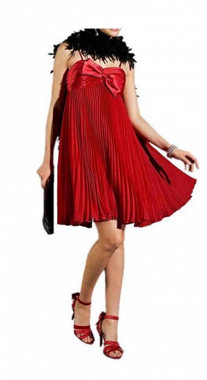 1r Платье, красное APART Вечерний шик с благородным характером. Огненный красный цвет плиссерованного платья из эффектных материалов. Полочка из плиссерованного переливающегося сатина. Вшитые чашечки 
