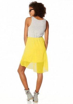 1r Платье 2 в 1, серо-желтое AJC Небрежная модель с красивыми оттенками. Спортивное платье 2 в 1. Эластичный трикотаж с контрастной юбкой из шифона. Сзади слегка длиннее. Резинка на талии. Подчеркиваю