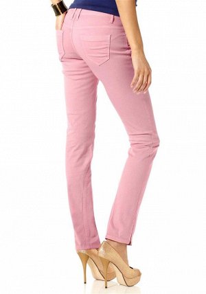 1r Джинсы, розовые Pussy Deluxe Молодежно, дерзко и стильно. Модные джинсы узкой формы с боковыми молниями по краям. Красивый женственный цвет. Форма с 4 карманами. Модные складки. Длина по шаговому ш