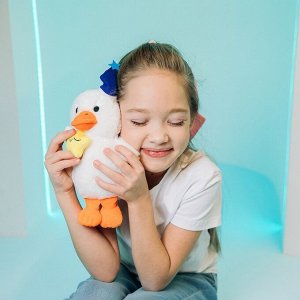 Мягкая игрушка «Утка со звездой», 20 см