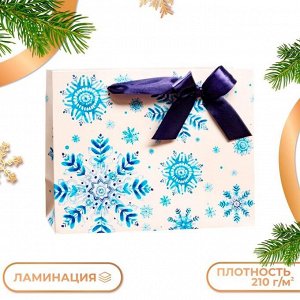 Пакет подарочный новогодний ламинированный «Зимняя сказка », 23x18x10 см