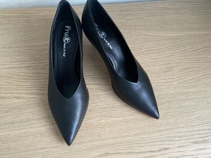 Туфли женские кожаные на низком каблуке