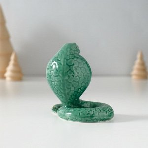 Фигурка керамика «Тёмно-зелёная кобра», с золотом, 4.7x8x7.5 см
