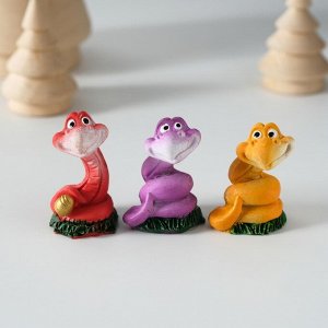 Фигурка полистоун «Добрая змейка», 2.5x2.5x4 см, МИКС