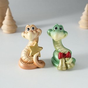Фигурка полистоун «Змейка с колокольчиками/звездой», 3.5x3.5x6.5 см, МИКС