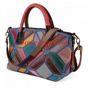 Delchiaro Яркая, разноцветная сумка из мягкой кожи.Она подойдет к одежде любого цвета и станет радужным дополнением любого образа. Состав: кожа, текстиль.
 
 Мягкая, вместительная сумка удобная как на
