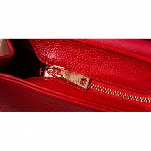Hughes Оригинальная женская сумочка с изящной цепочкой для удобства ношения и съемной кожаной ручкой станет отличным дополнением вашего стиля. Она закрывается клапаном с крупным металлическим замком. 