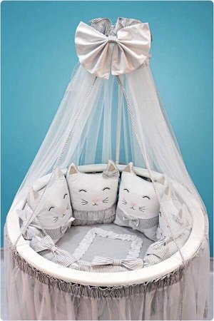 Комплект Комплект постельного белья «Котики» (СЕРЫЙ) подходит для круглой/овальной и стандартной кровати. Материал: бязь (100% хлопок). В комплект входит: 4 подушки – игрушки (32*37), 8 подушек – борт