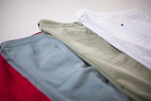 Комплект Комплект TEZA 164 №4 
Состав ткани: Хлопок-96%; Эластан-4%; 
Рост: 164 см.

Комплект женский двухпредметный состоит из блузки и джинсовых брюк. Блузка прямого силуэта со спущенной проймой. Н