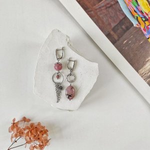 Серьги из родонита