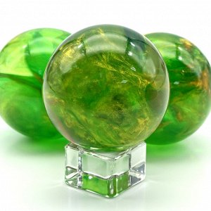 Шар из янтаря (имитация), цв.оливковый, диаметр 50мм