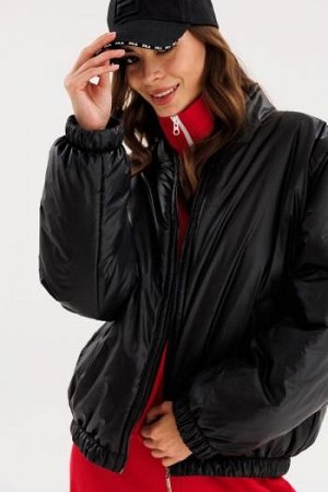 Куртка Тип одежды: Женские куртки
Цвет: черный
Состав: ПЭ 100%; подкладка- ПЭ 100%
Рост: 170

Куртка выполнена из плащевой ткани с утеплителем Isosoft. Спереди прорезные карманы и застежка до верха 