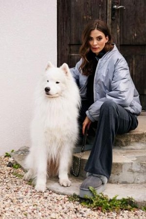 Куртка Тип одежды: Женские куртки
Цвет: серый
Состав: ПЭ 100%; подкладка- ПЭ 100%
Рост: 170

Куртка выполнена из плащевой ткани с утеплителем Isosoft. Спереди прорезные карманы и застежка до верха н
