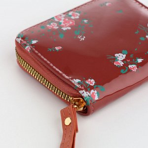 Кошелёк женский на молнии с ремешком, лакированный, цвет коричневый