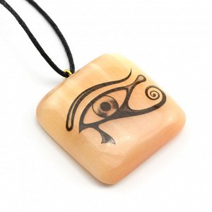 Кулон на шнурке из селенита Глаз Ра квадрат 35*35мм