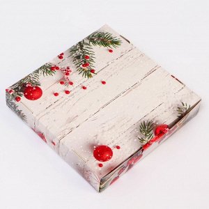 Подарочная коробка складная с окном «С Новым годом», 16x16x3 см