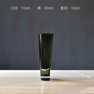 Ваза зеленая узкая стеклянная