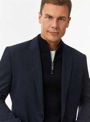 Пиджак классический на пуговице