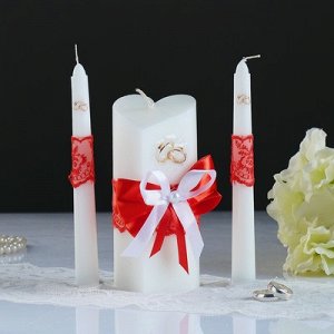 Набор свечей "Кружевной", красный : Домашний очаг 6.8х15см, Родительские свечи 1.8х17.5см