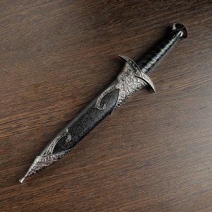Сувенирный меч "Жало", лезвие с изгибом на ножнах витые узоры, черный/серебро