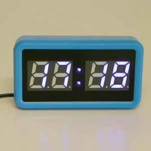Часы-будильник электронные, синие цифры, голубой корпус, 18х10 см