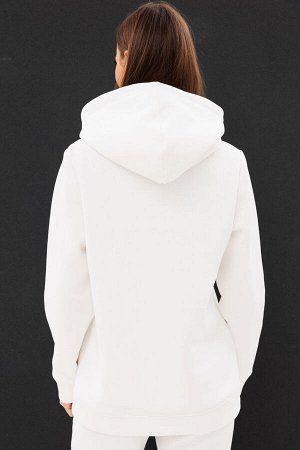 Костюм Костюм Kivviwear 4052405353 экрю 
Состав: ПЭ-26%; Хлопок-70%; Эластан-4%;
Сезон: Осень-Зима

Костюм утепленный на флисе. Худи Classic модели 4052 с капюшоном на подкладке из основной ткани. Бр