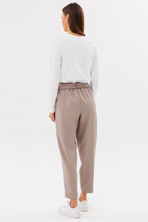 Костюм Костюм Kivviwear 4226422202 капучино 
Состав: ПЭ-26%; Хлопок-72%; Эластан-2%;
Сезон: Осень-Зима
Рост: 170

Представляем костюм состоящий из блузы и брюк. Блуза свободного кроя, которая идеальн