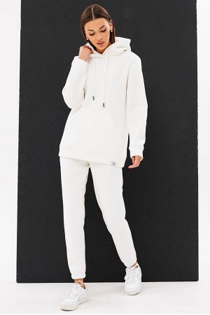 Костюм Костюм Kivviwear 4052405353 экрю 
Состав: ПЭ-26%; Хлопок-70%; Эластан-4%;
Сезон: Осень-Зима

Костюм утепленный на флисе. Худи Classic модели 4052 с капюшоном на подкладке из основной ткани. Бр