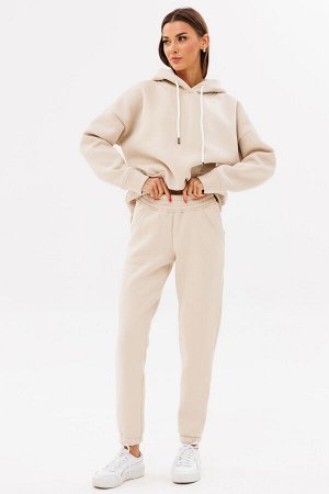 Костюм Костюм Kivviwear 4057405625 кремовый 
Состав: ПЭ-26%; Хлопок-70%; Эластан-4%;
Сезон: Осень-Зима
Рост: 170

Костюм ОВЕРСАЙСЗ, утепленный на флисе. Худи Oversize модели 4057 с капюшоном на подкл