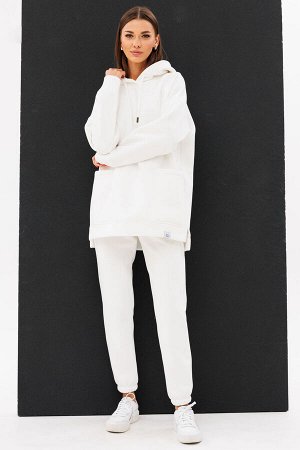 Костюм Костюм Kivviwear 4057405626 экрю 
Состав: ПЭ-26%; Хлопок-70%; Эластан-4%;
Сезон: Осень-Зима
Рост: 170

Костюм ОВЕРСАЙСЗ, утепленный на флисе. Худи Oversize модели 4057 с капюшоном на подкладке