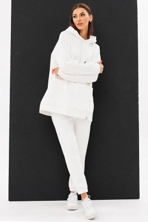 Костюм Костюм Kivviwear 4057405626 экрю 
Состав: ПЭ-26%; Хлопок-70%; Эластан-4%;
Сезон: Осень-Зима
Рост: 170

Костюм ОВЕРСАЙСЗ, утепленный на флисе. Худи Oversize модели 4057 с капюшоном на подкладке