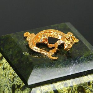 Шкатулка "Коронованная ящерица". 5х5х5 см. натуральный камень. змеевик