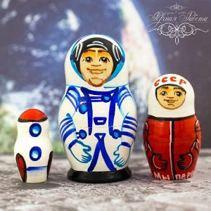 Матрёшка 3-х кукольная «Космонавт», 11 см