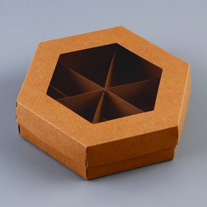 Коробка под сухофрукты менажница 18.5x18.5x5.5 см